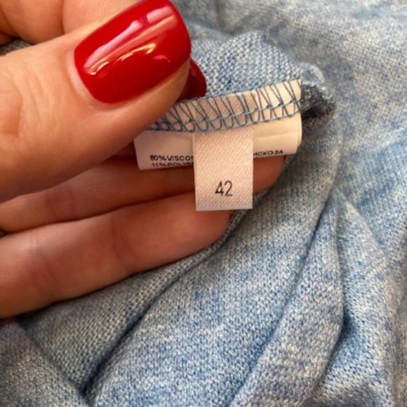 Conquista Light Blue Melange Knit V-Neck Top (L/42) - Picture 4 of 6